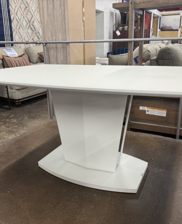 Avalon Dining Table – Floor Model Special