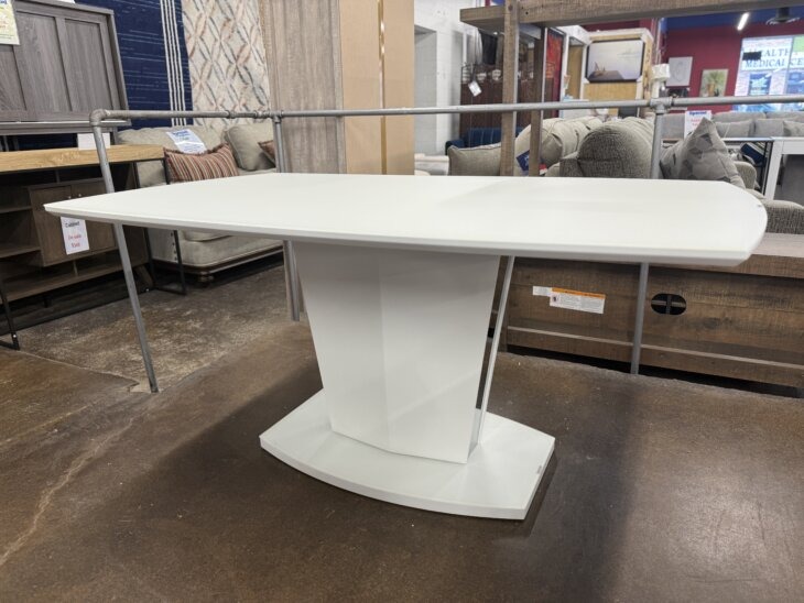 Avalon Dining Table – Floor Model Special
