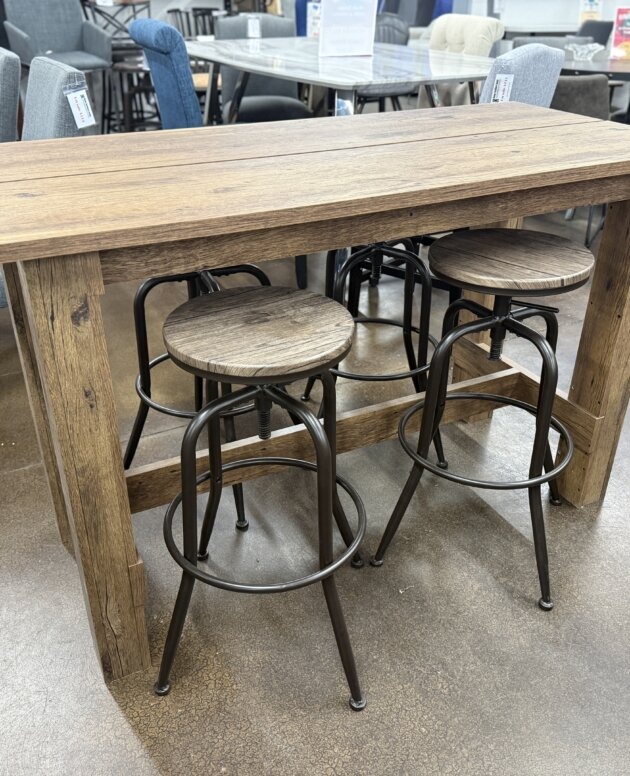 Dakota Pub Table
